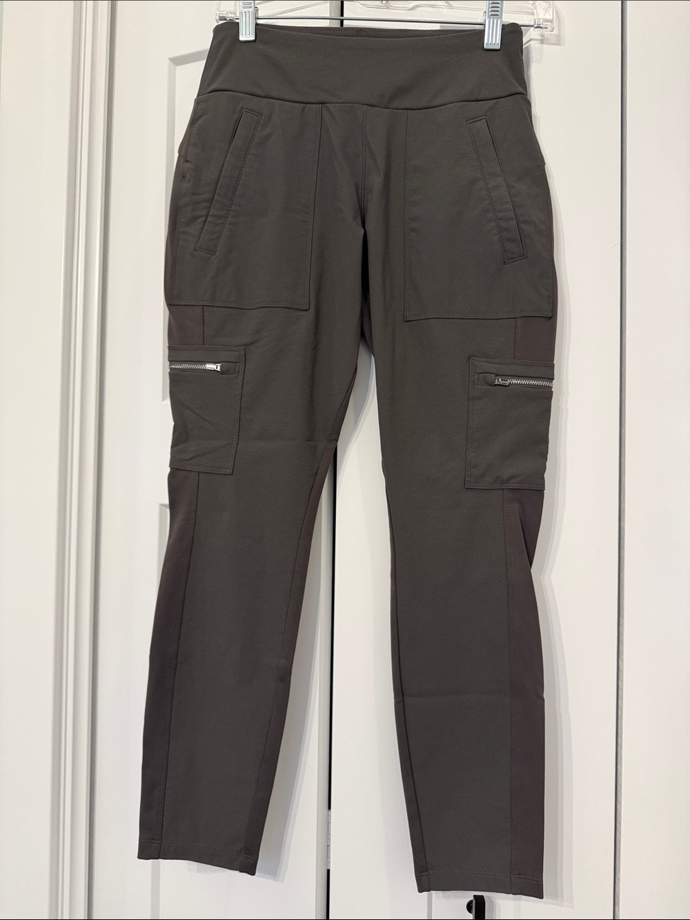 Athleta Headlands Hybrid Cargo Leggings